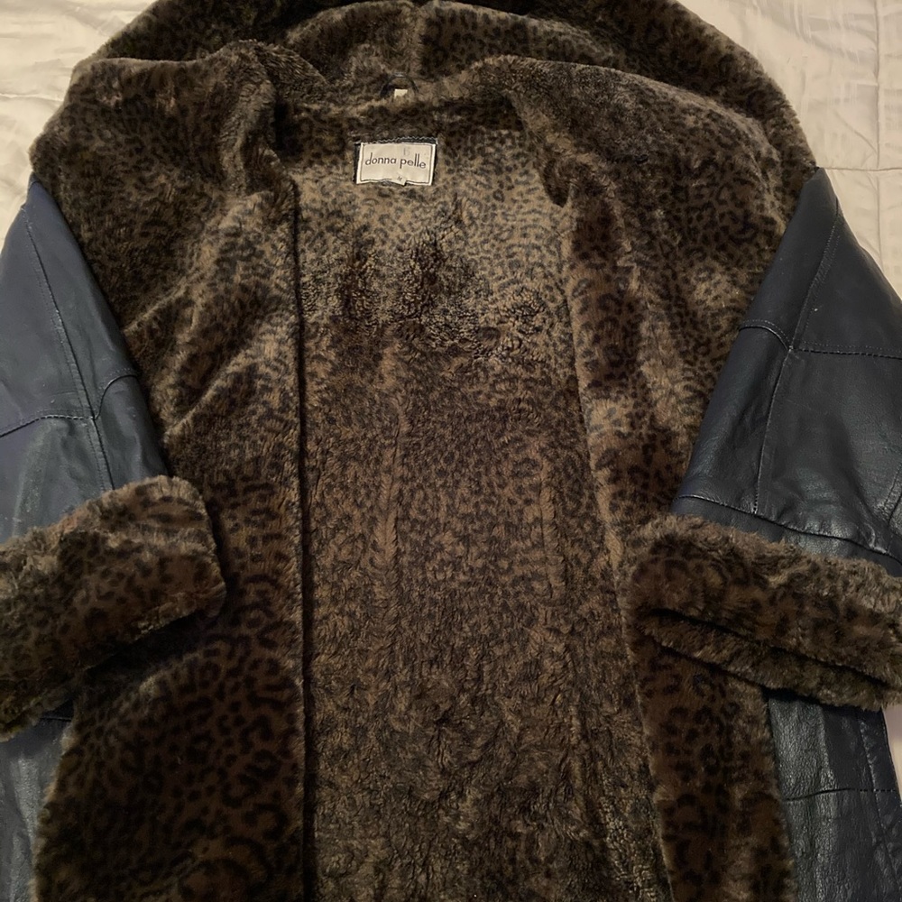 Leather jacket - Picture 16 of 16